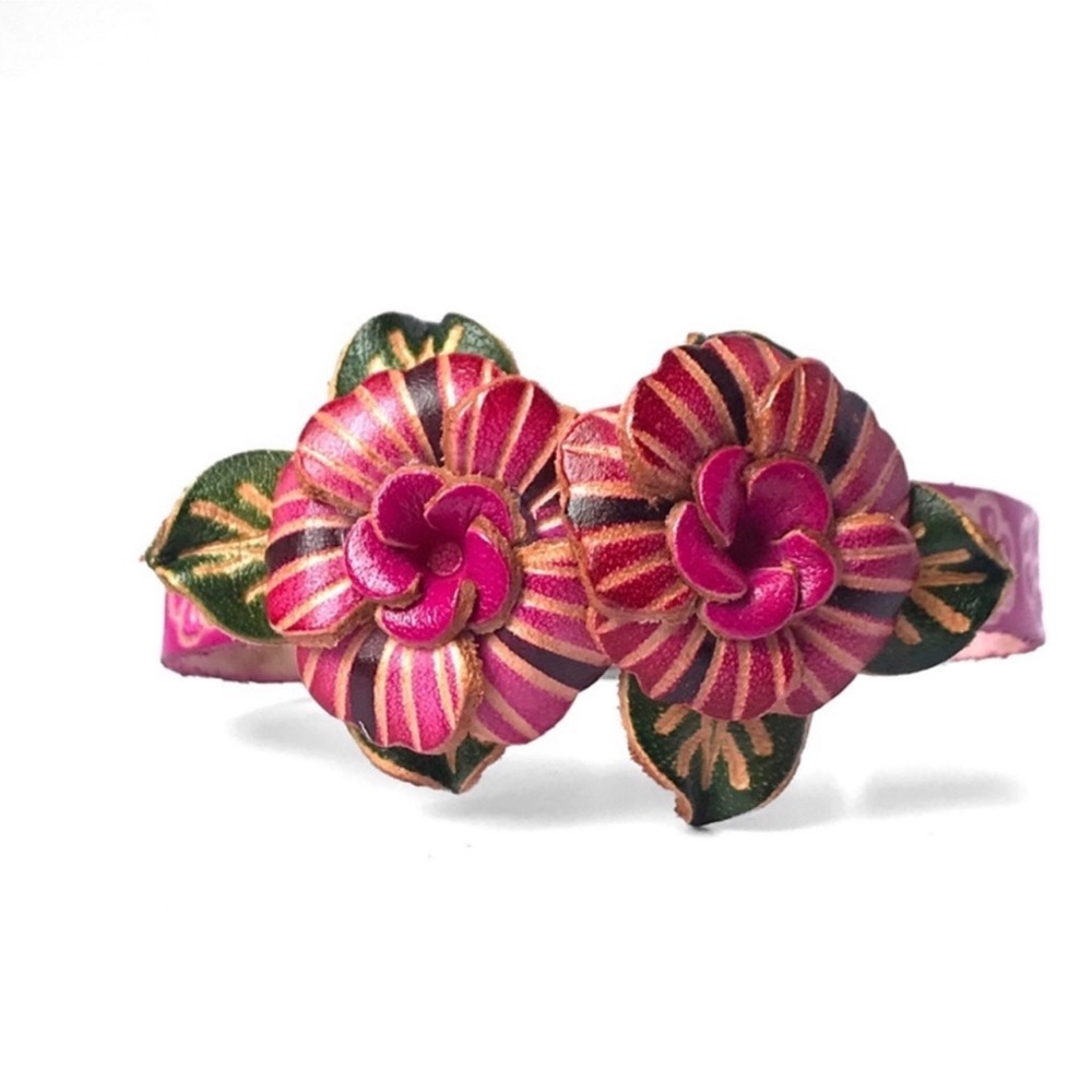 New Genuine Leather Handmade Handcrafted Flower Snap Bracelet - Picture 3 of 5